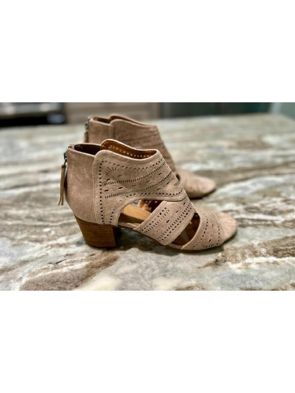 ✨ Not Rated Laser‑Cut Block Heel — Size 9